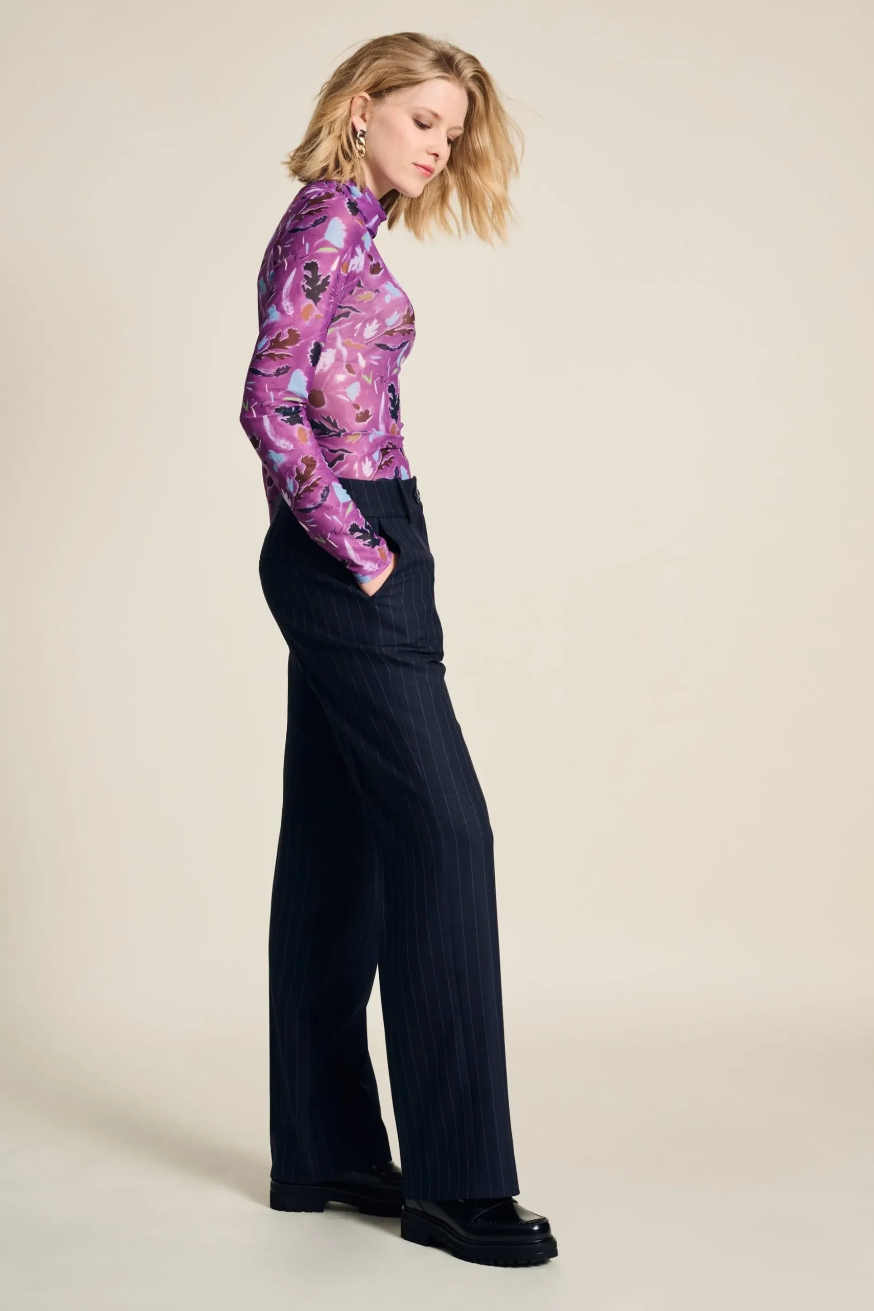 broek_striped_midnight_blue_5.webp POM Amsterdam BROEK Striped | Suits | Broeken
