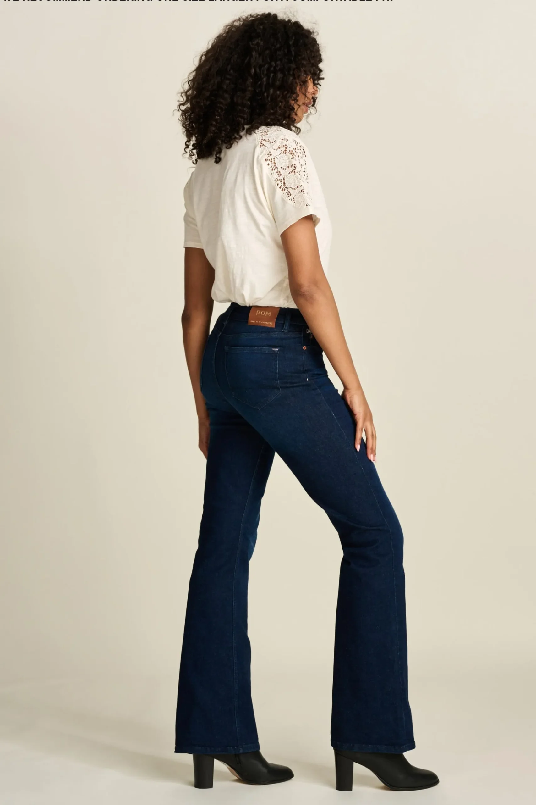 jeans_esmee_flare_dark_blue_2.webp POM Amsterdam JEANS Esmee Flare | Jeans | Broeken