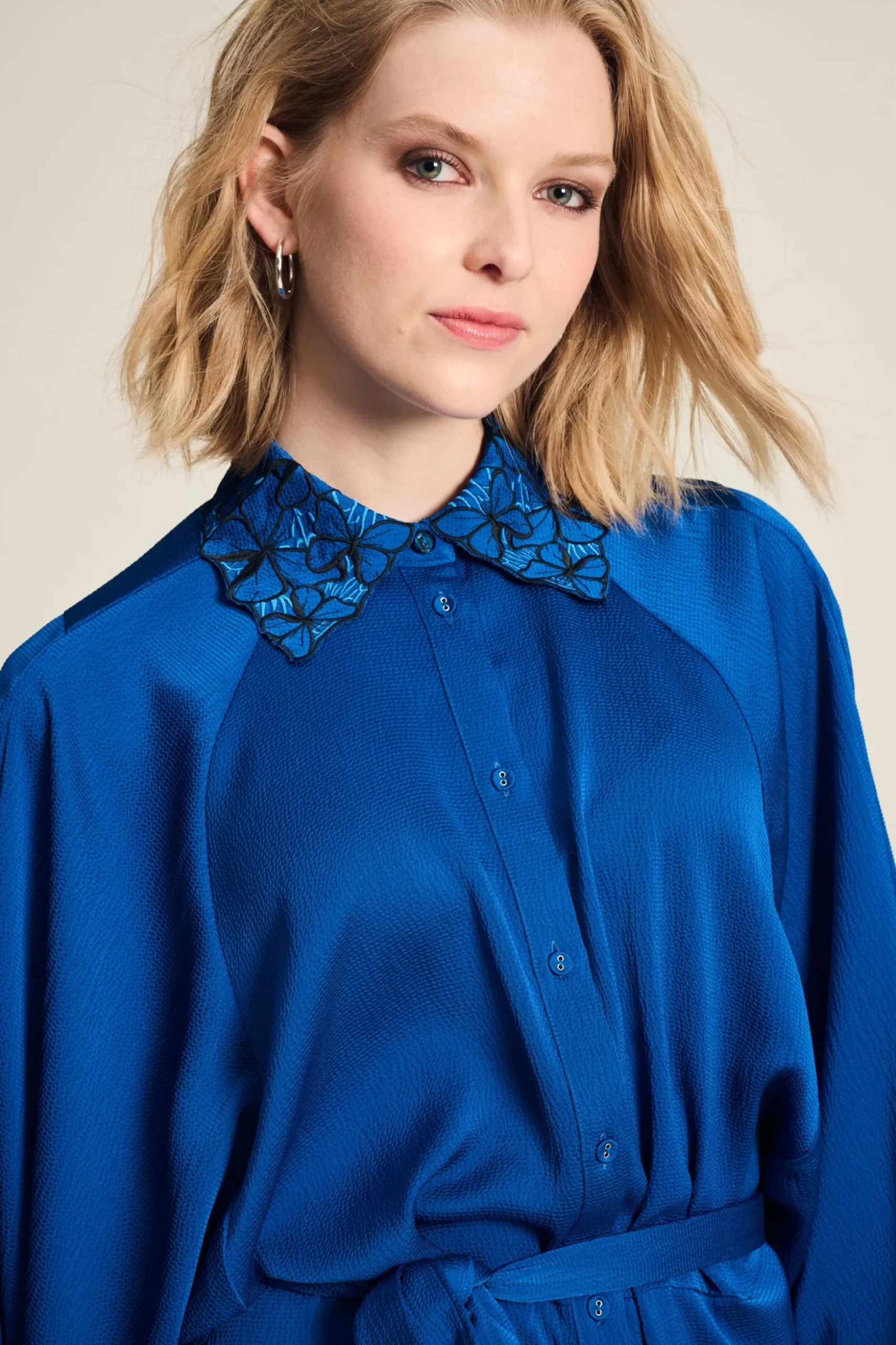 jurk_butterfly_bright_blue_3.webp POM Amsterdam JURK Butterfly Bright Blue | Jurken