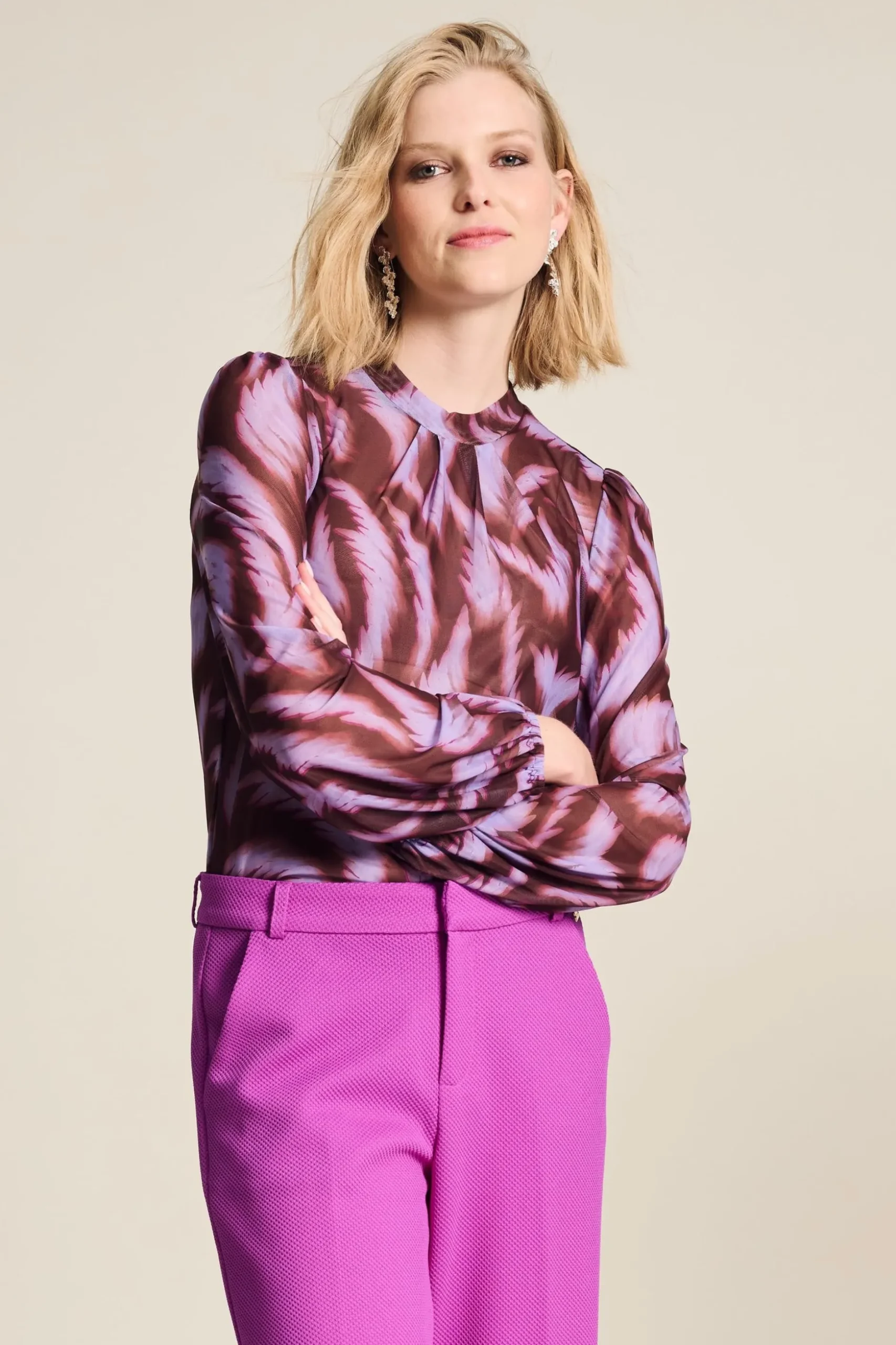 top_feathers_brown_4.webp POM Amsterdam TOP | Tops & Turtlenecks