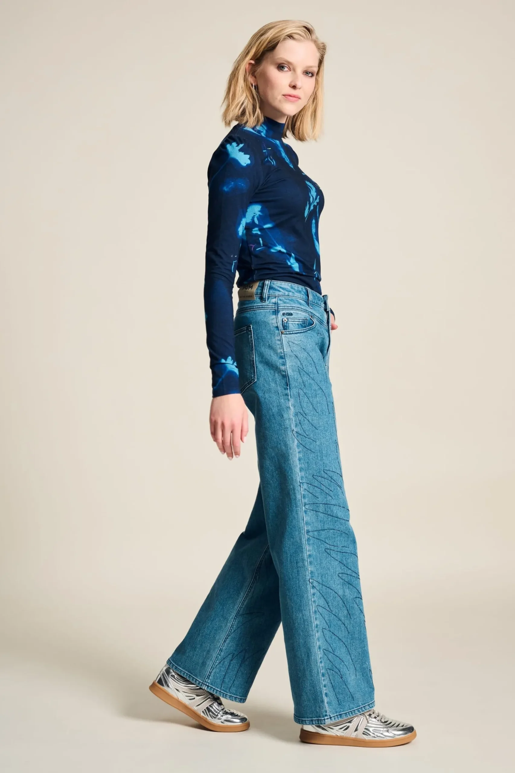 turtleneck_feathers_and_florals_3.webp POM Amsterdam TURTLENECK | Tops & Turtlenecks